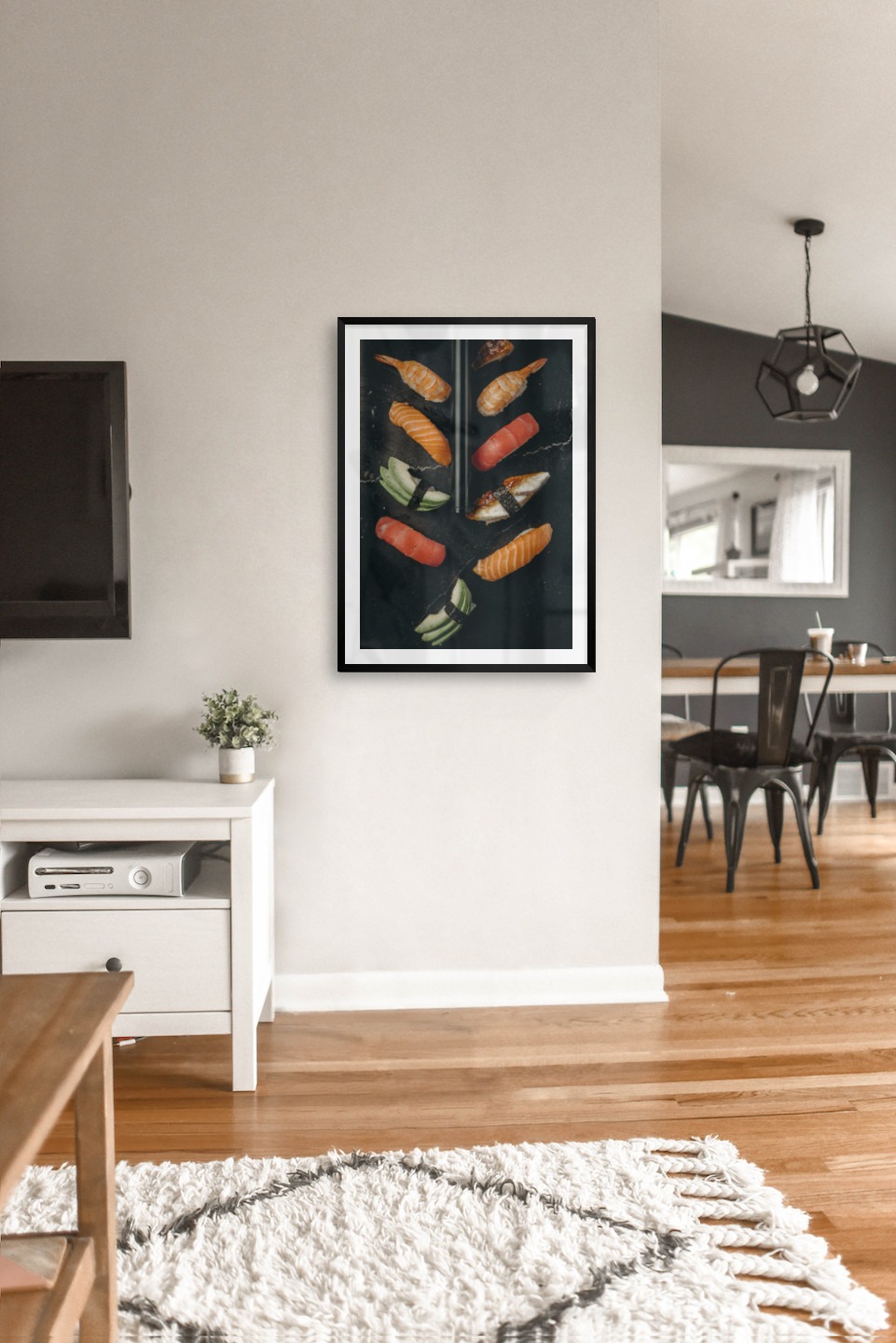 Tavelvägg med ram i svart i storlek 50x70 med poster med "Sushi"