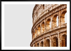 Tavelvägg med ram i svart i storlek 50x70 med poster med "Colosseum i Rom"