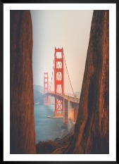 Tavelvägg med ram i svart i storlek 50x70 med poster med "Golden Gate Bridge"